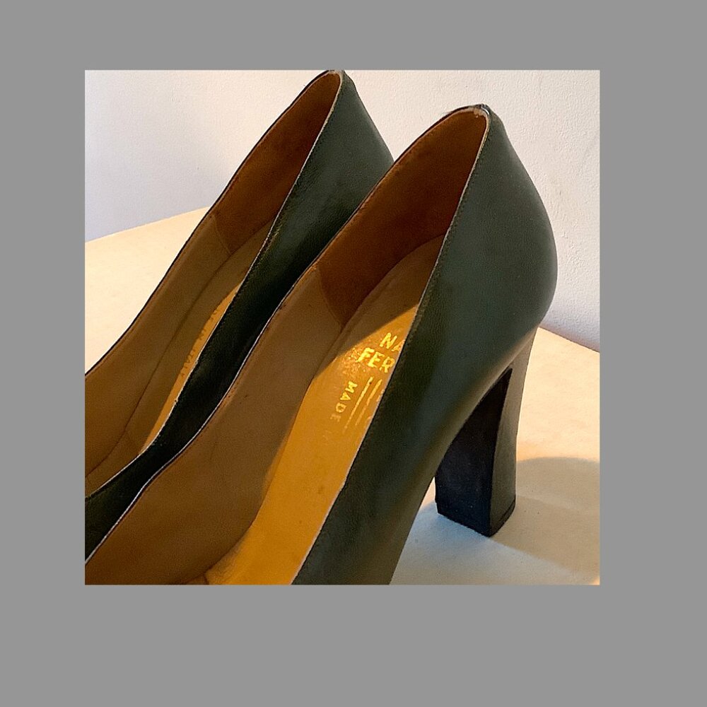 Kurt Geiger VINTAGE 1970S   ITALY SHOES: Forest LEATHER Pumps , 2 1/2" heel - Picture 7 of 12